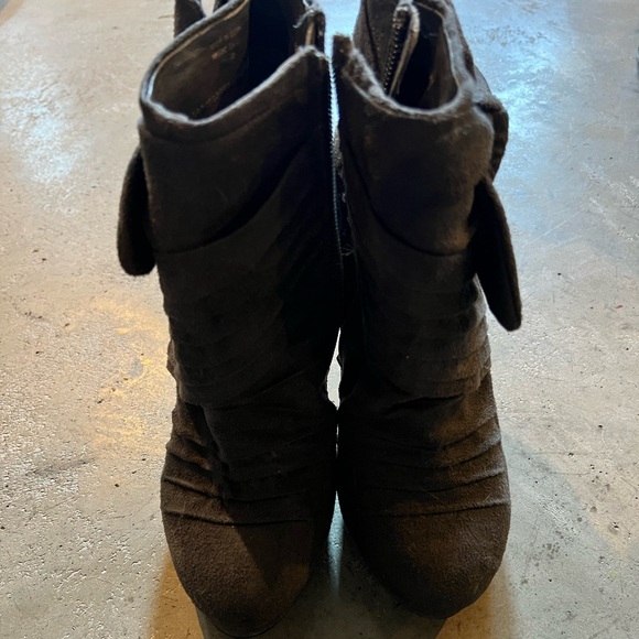 Ankle booties - Picture 1 of 4